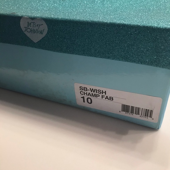 SOLD ⛔️ Blue by Betsey Johnson Women's Wish Pump - Picture 3 of 7